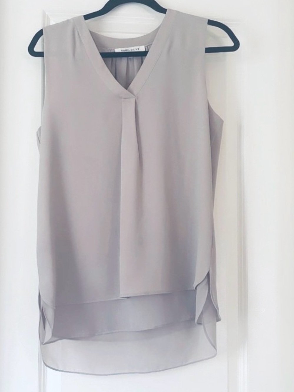 Rose & Olive Sleeveless Layered Blouse V-Neck Tank Minimalist Office Chic